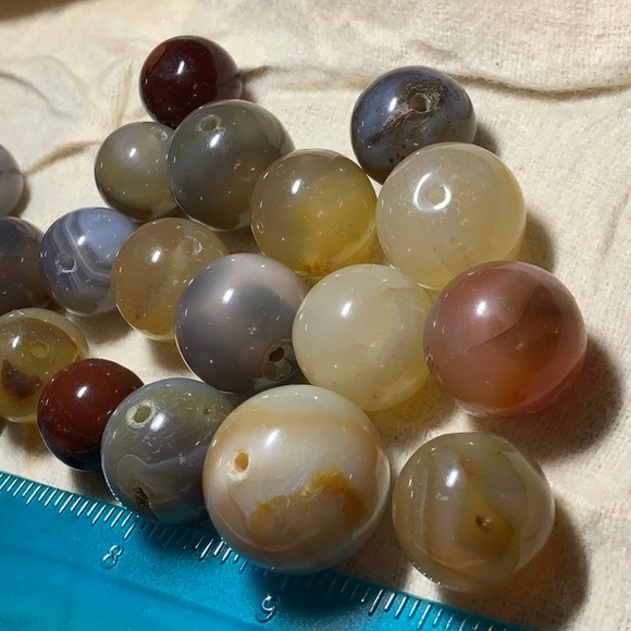 *SOLD* Round Agate Beads - Picture 5 of 5